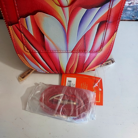 Red Canna Georgia O'Keeffe Crossbody Bag - Picture 5 of 5